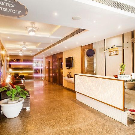 אגרה Hotel Poonam Plaza מראה חיצוני תמונה