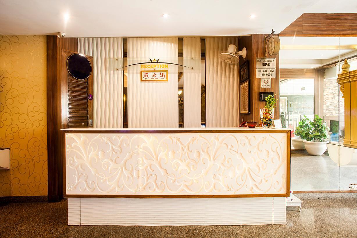 אגרה Hotel Poonam Plaza מראה חיצוני תמונה