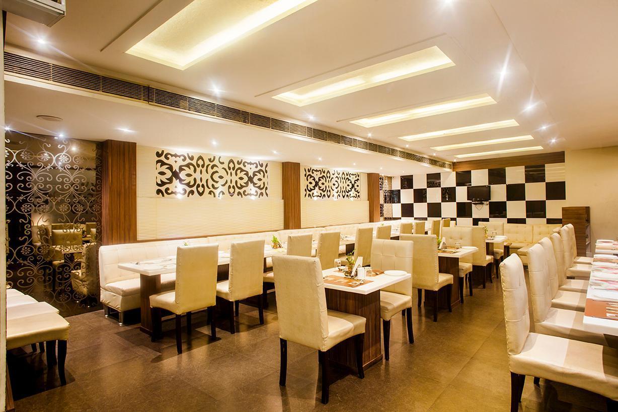 אגרה Hotel Poonam Plaza מראה חיצוני תמונה